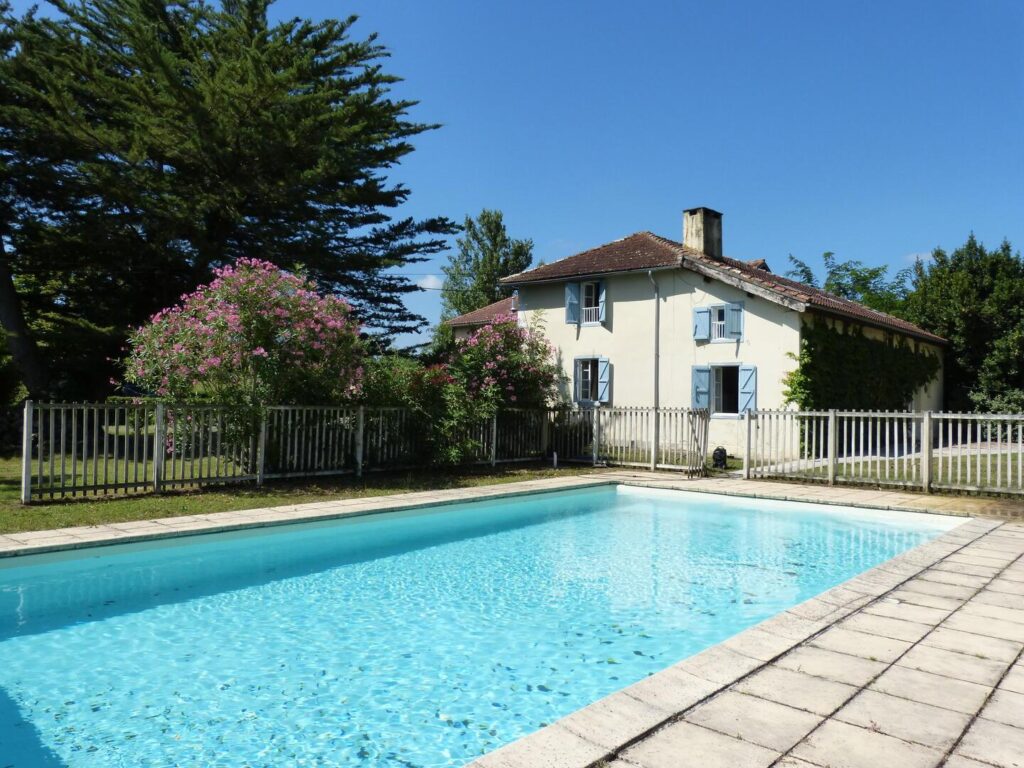 À vendre, dans le Gers proche de Trie-sur-Baise: maison gasconne 4… – Maison ancienne à MONTAUT