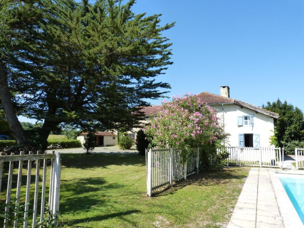 À vendre, dans le Gers proche de Trie-sur-Baise: maison gasconne 4… – Maison ancienne à MONTAUT