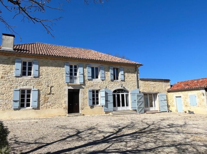 A vendre, Gers : Belle maison gasconne sur terrain avec prairies de… – Maison ancienne à Vic-Fezensac