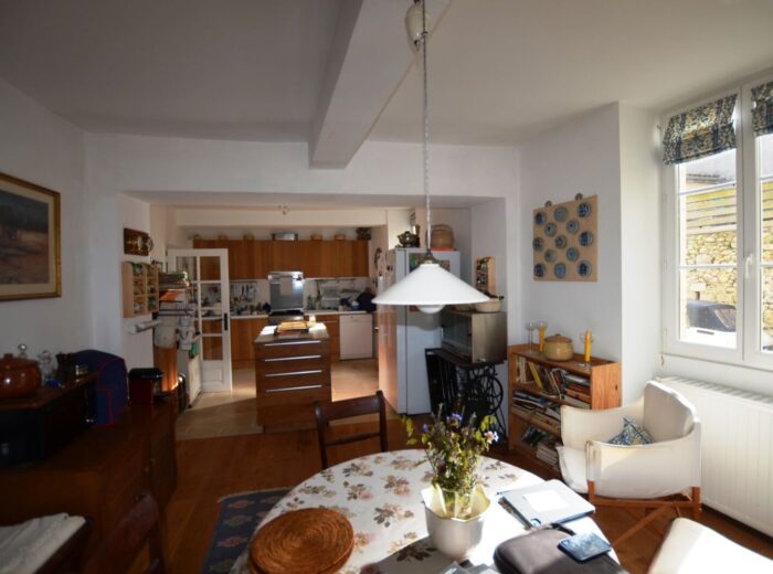 A vendre, Gers : Ancien presbytère entièrement rénové au coeur… – Moulin ou presbytère à MONTREAL DU GERS