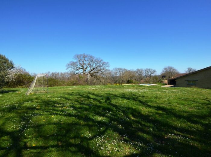 A vendre, secteur de Vic-Fezensac, Gers : Ensemble immobilier avec… – Maison ancienne rénovée à Vic-Fezensac