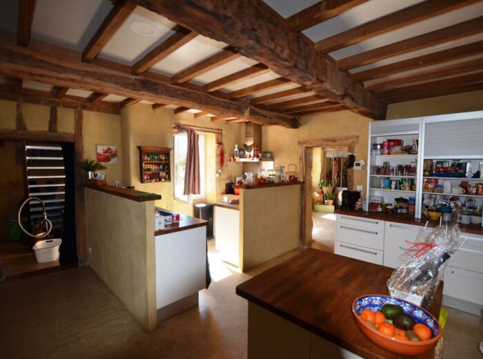 A vendre, secteur de Vic-Fezensac, Gers : Ensemble immobilier avec… – Maison ancienne rénovée à Vic-Fezensac