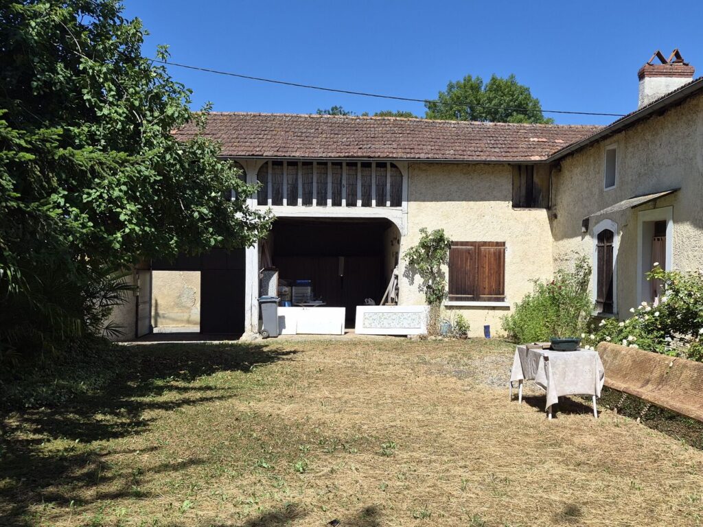 À vendre, proche de Tarbes (Hautes-Pyrénées): maison de plain-pied… – Corps de ferme à AUBAREDE