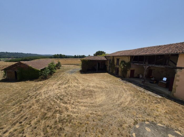 À vendre, proche Trie-sur-Baïse (Hautes-Pyrénées): maison gasconne… – Corps de ferme à CUELAS