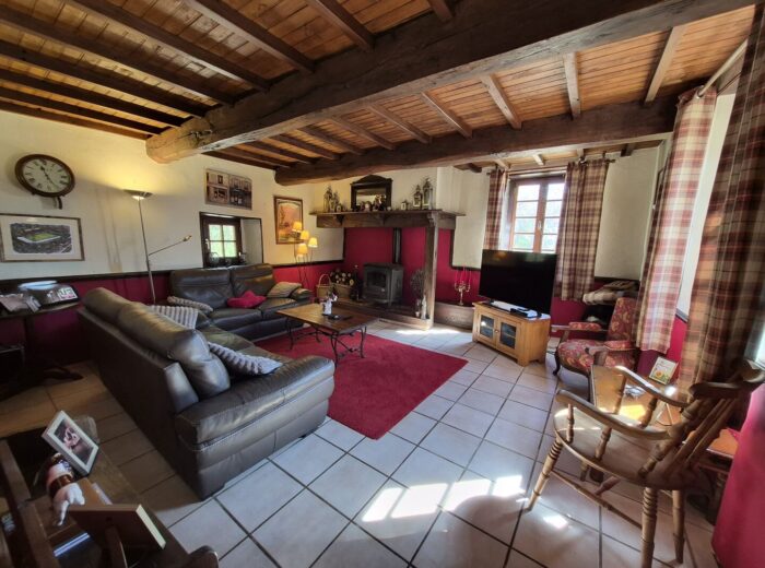 À vendre, proche de Trie-sur-Baïse: Charmante maison gasconne des… – Maison ancienne à MANAS BASTANOUS