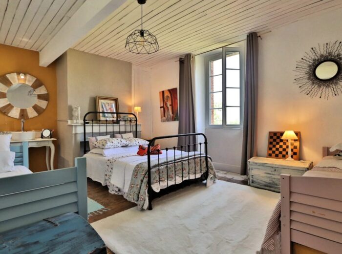 Elegant Maison de Maître, avec piscine et belle dependences – Maison de maître à Estampes