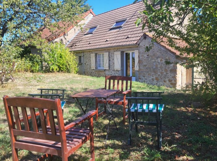 Maison avec jardin dans un hameau tranquille – Maison ancienne à Saint-Honoré-les-Bains