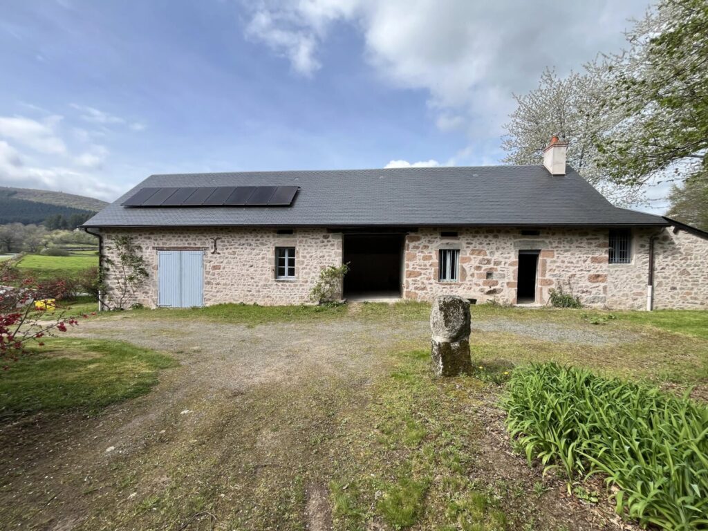 Maison rénovée au calme – Maison ancienne rénovée à Saint-Léger-sous-Beuvray