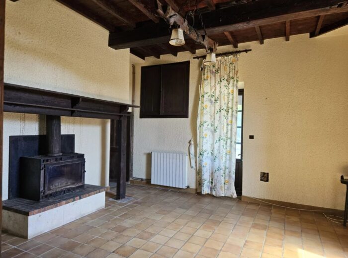 Ferme moderne avec une seconde maison à rénover – Maison à rénover à Viella