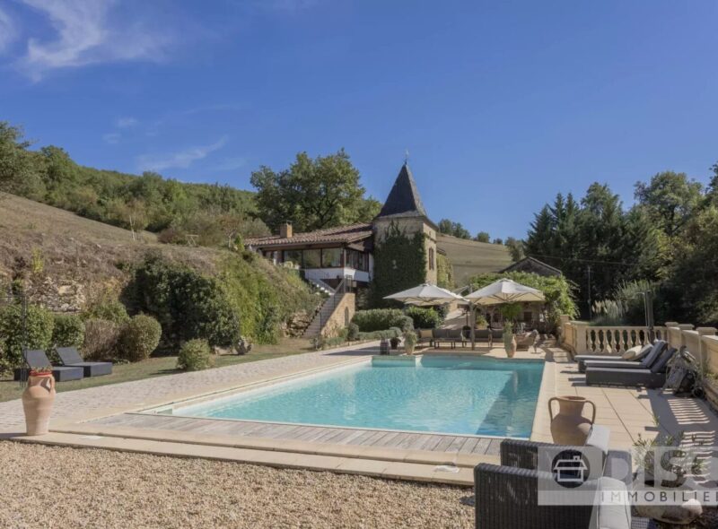 Maison rénovée avec piscine à Varen