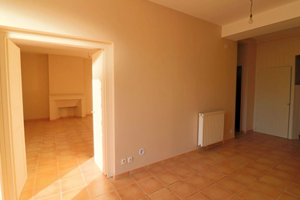 Maison comprenant 5 chambres sur 1860m² avec grandes dépendances – Maison ancienne à Maubourguet