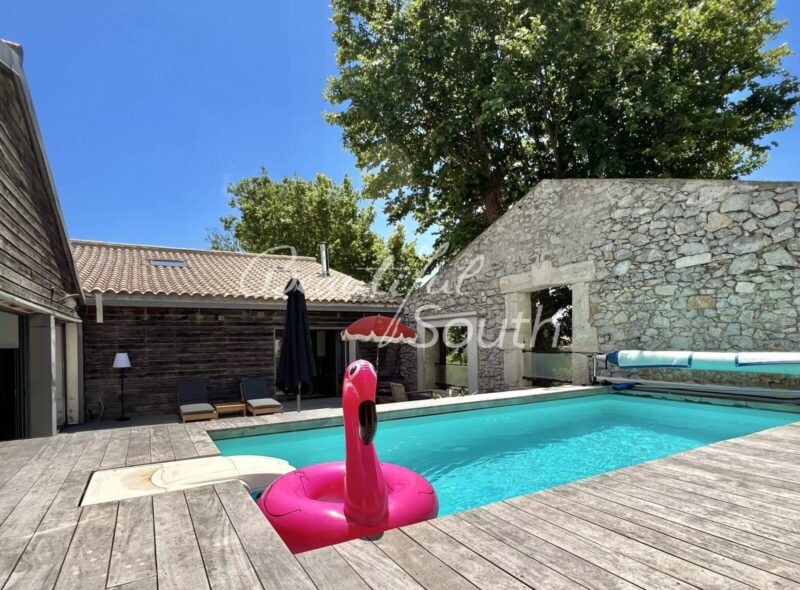 Penthouse d&rsquo;exception avec piscine et vues sur le canal – Narbonne