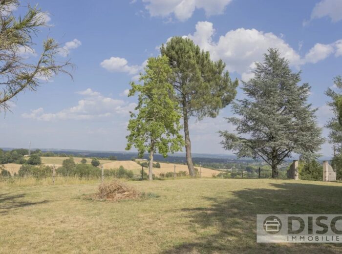 Magnifique propriété avec vues à 360° à 3 minutes du centre-ville de… – Maison ancienne à Caussade