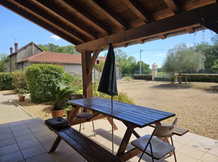 Ferme moderne avec une seconde maison à rénover – Maison à rénover à Viella