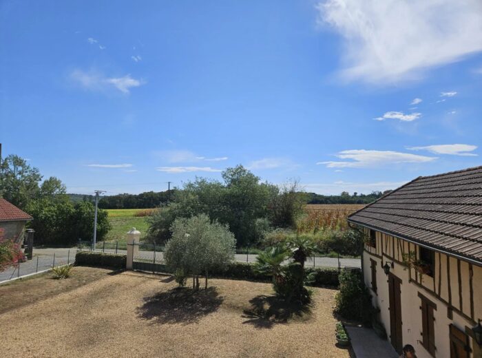 Ferme moderne avec une seconde maison à rénover – Maison à rénover à Viella